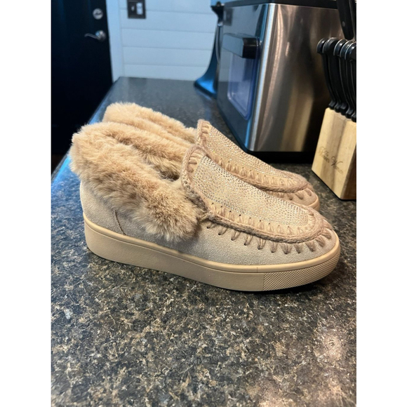 New Blondo Ava Embellished Waterproof Faux-Fur & Genuine Suede Mocassin - Picture 5 of 9